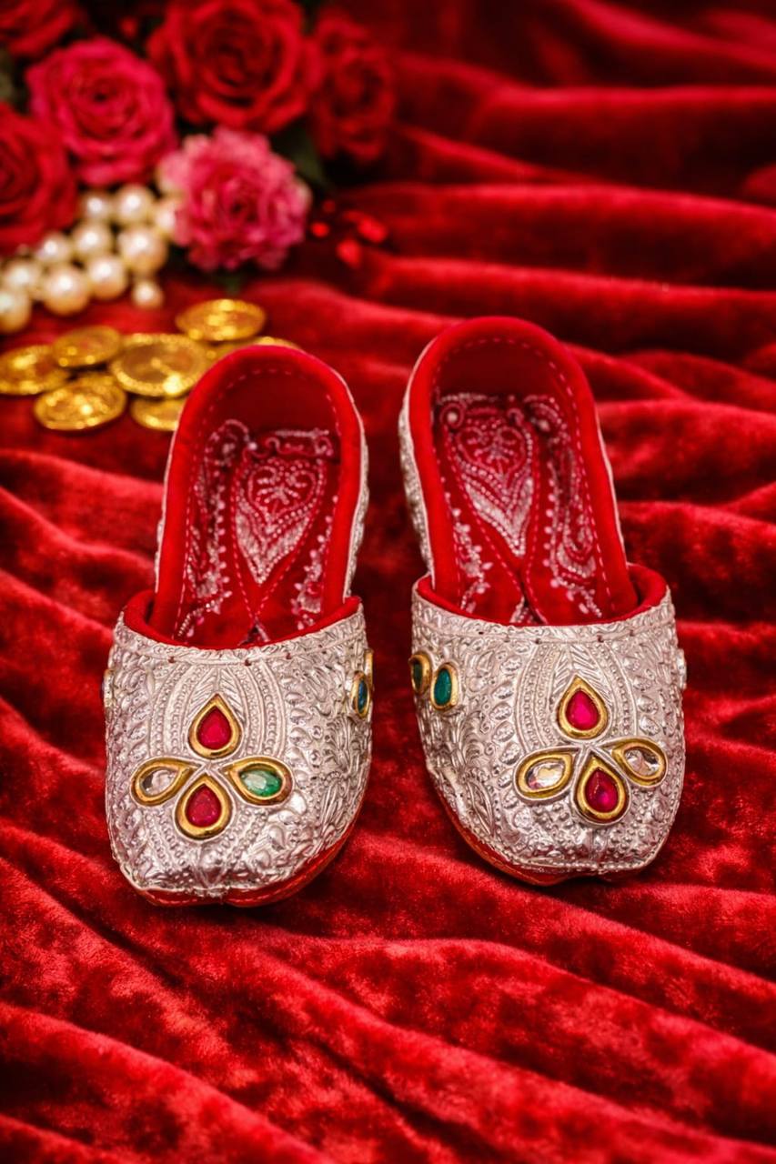 Ruby Trikon Heritage Silver Mojris