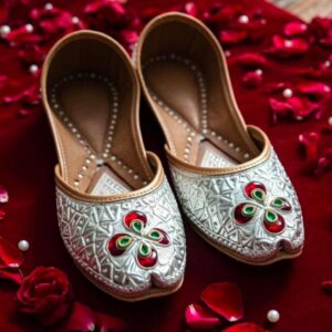 noor jashn kundan silver mojris